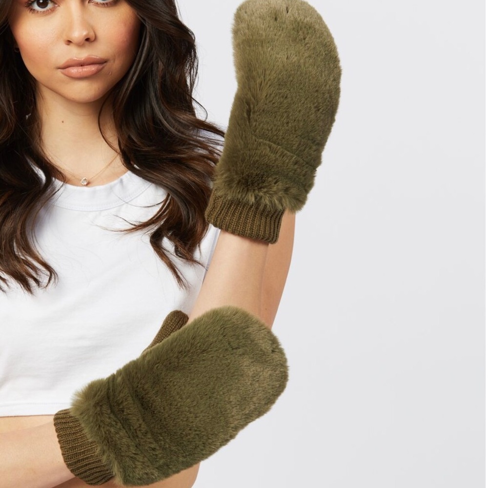 Green Faux Fur Gloves - BNWT